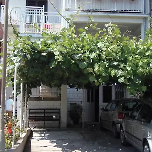 apartments-lana-pula.pula-hotels.org/